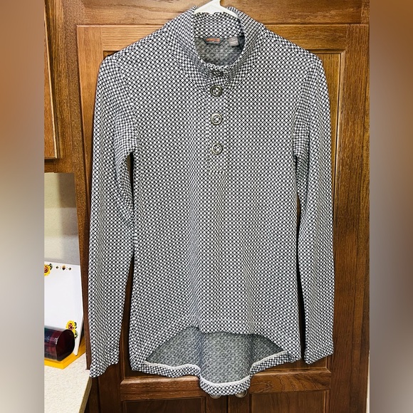 Merrell Indira Snap Placket Pullover Shirt Black Athletic Hi Low Hem Women Sz Sm - Picture 1 of 5